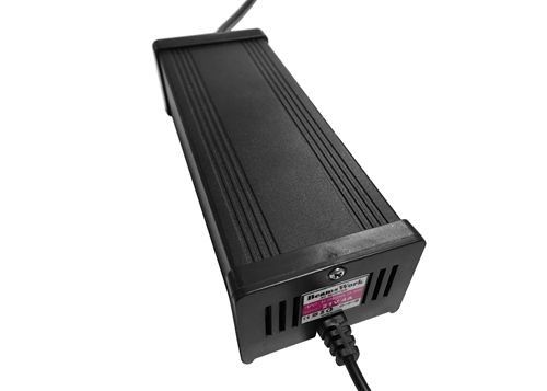 21V 4A 84W อุปกรณ์เสริมสำหรับโคมไฟ DC แรงดันไฟฟ้าคงที่ 50Hz 60Hz